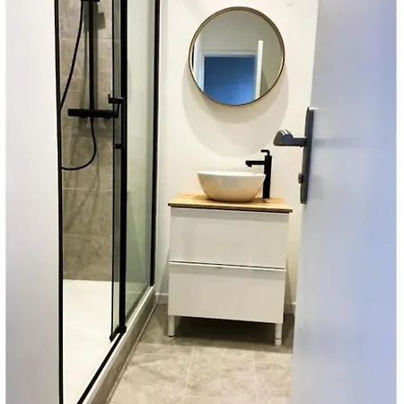 Le Flamboyant Apartment *